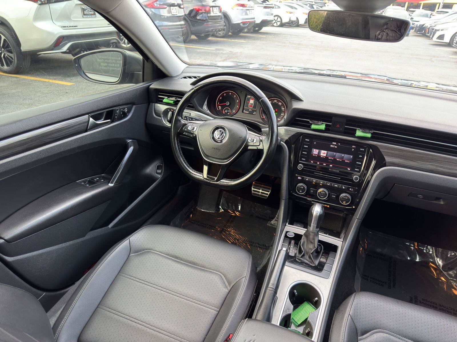 Used 2020 Volkswagen Passat 2.0T R-Line FWD image 29