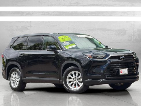 Certified 2025 Toyota Grand Highlander AWD image 2