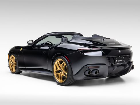 Used 2026 Ferrari Roma Spider RWD image 5