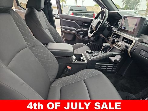 Used 2025 Toyota Tacoma SR5 AWD/4WD image 10