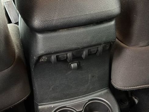 Used 2017 Jeep Wrangler Unlimited Sahara w/ Connectivity Group image 11