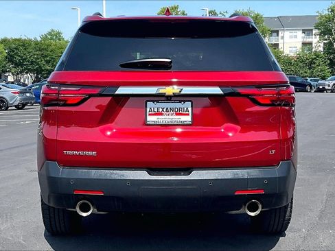 Used 2023 Chevrolet Traverse LT FWD image 4