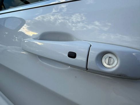 Used 2019 Jeep Grand Cherokee Laredo RWD image 30