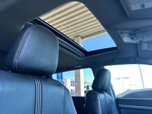 Used 2018 Toyota Highlander SE FWD image 22
