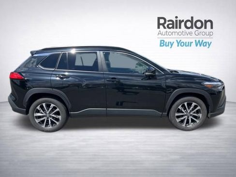 Used 2022 Toyota Corolla Cross XLE w/ Black Badges Package (TMS) AWD/4WD image 8