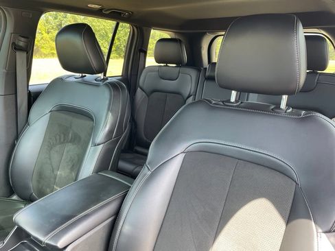 Used 2025 Jeep Grand Cherokee Altitude AWD/4WD image 29