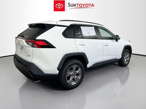 Used 2022 Toyota RAV4 XLE w/ Convenience Package image 4