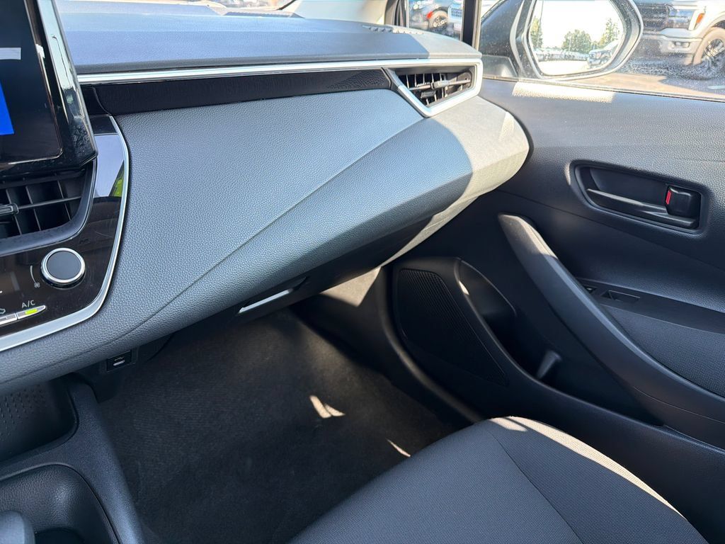 Used 2024 Toyota Corolla LE FWD image 35