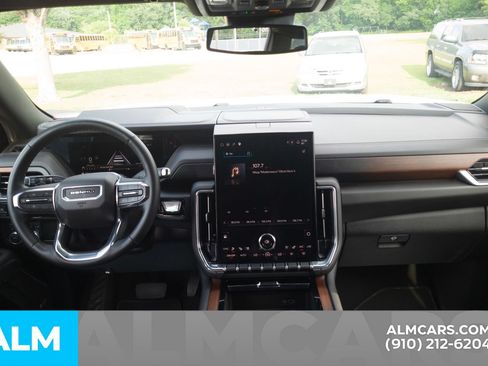 Used 2025 GMC Yukon XL Denali AWD/4WD image 22