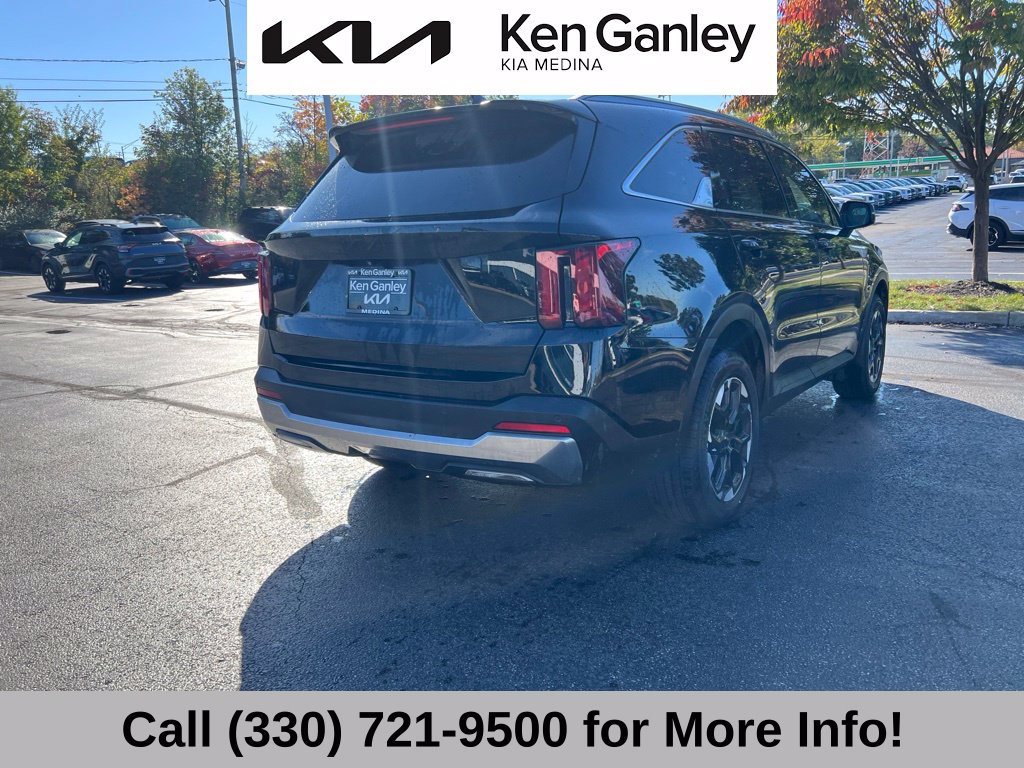 Certified 2024 Kia Sorento S w/ Panoramic Sunroof Package AWD/4WD image 9
