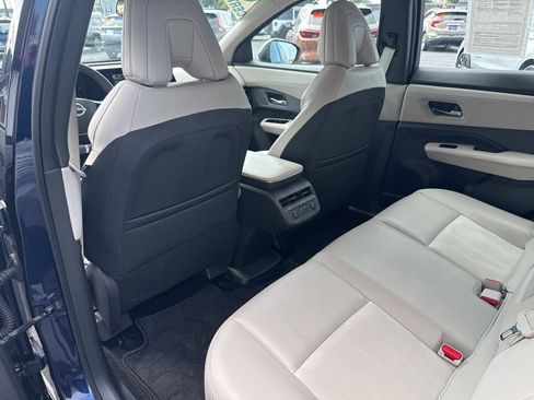 Used 2023 Nissan Ariya FWD image 42