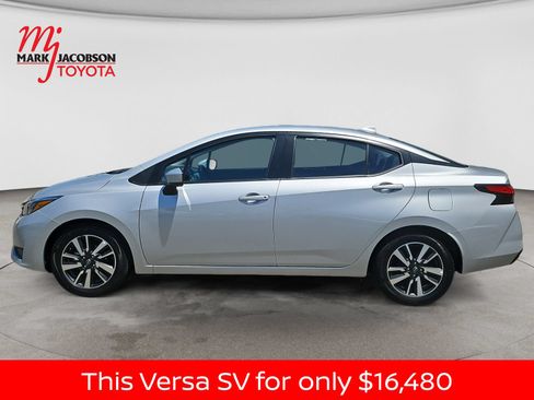 Used 2025 Nissan Versa SV FWD image 15