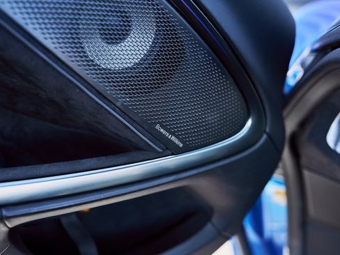 Used 2025 McLaren Artura Spider image 40