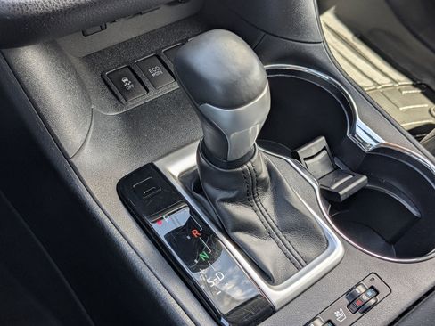 Used 2019 Toyota Highlander Limited AWD/4WD image 25