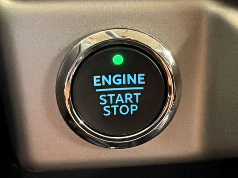 Used 2024 Ford Expedition XLT AWD/4WD image 26