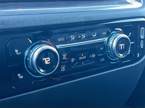 Used 2025 GMC Sierra 1500 SLT image 15