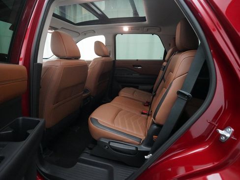 Certified 2024 Nissan Pathfinder Platinum w/ Cargo Package image 16