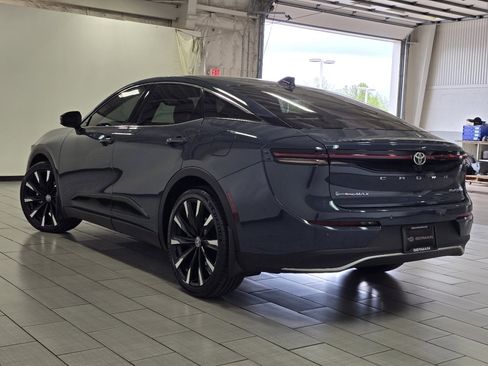 Certified 2025 Toyota Crown Platinum image 16