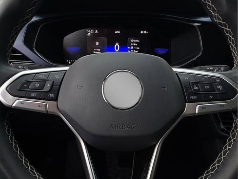 Used 2024 Volkswagen Taos SE image 20