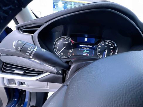 Used 2021 Cadillac XT4 Premium Luxury w/ Cold Weather Package AWD/4WD image 18