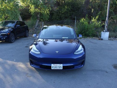 Used 2020 Tesla Model 3 Standard Range Plus RWD image 2