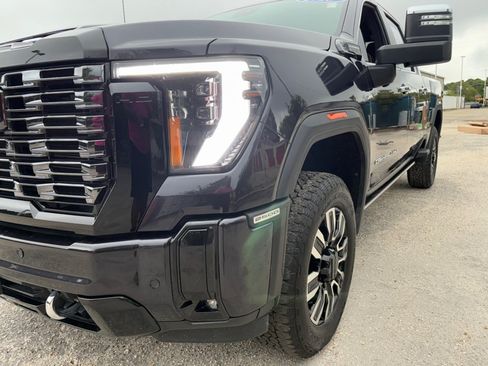 Certified 2025 GMC Sierra 2500 Denali Ultimate AWD/4WD image 26