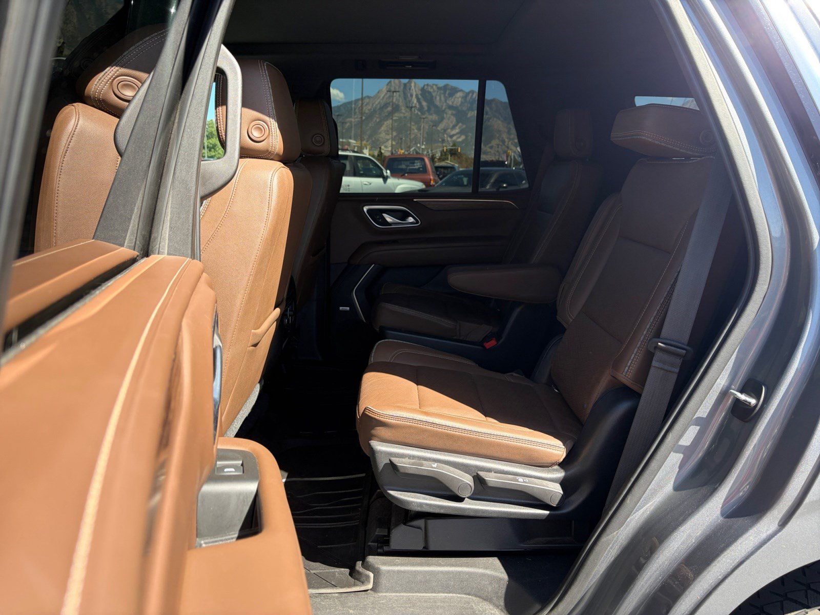 Used 2021 Chevrolet Tahoe High Country AWD/4WD image 26