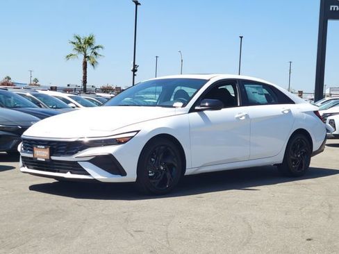 New 2026 Hyundai Elantra SEL Sport FWD image 3