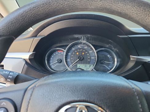 Used 2014 Toyota Corolla LE image 11