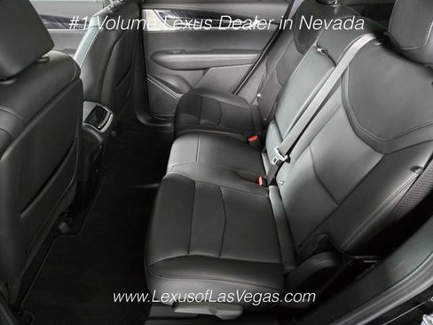 Used 2024 Cadillac XT6 Premium Luxury w/ Technology Package FWD image 15