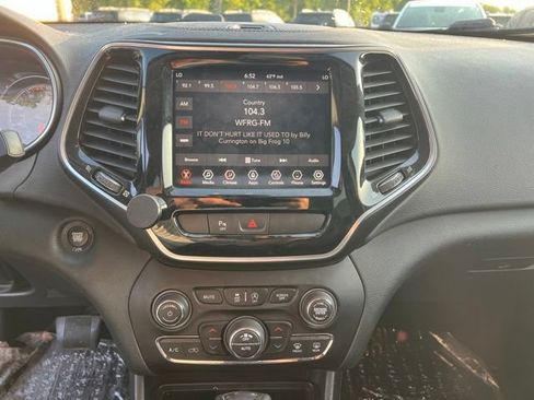 Used 2019 Jeep Cherokee Limited AWD/4WD image 17