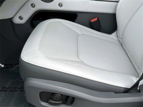 New 2025 Land Rover Defender 110 S image 16