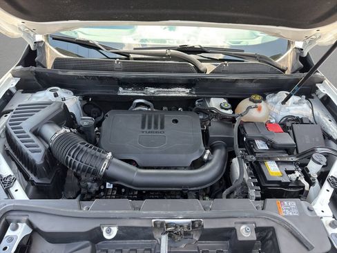 Used 2022 GMC Acadia SLE w/ Driver Convenience Package FWD image 21
