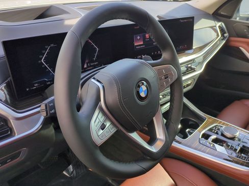 Used 2024 BMW X7 xDrive40i image 18