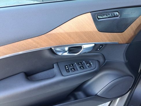 Used 2023 Volvo XC90 B6 Plus w/ Protection Package Premier image 32