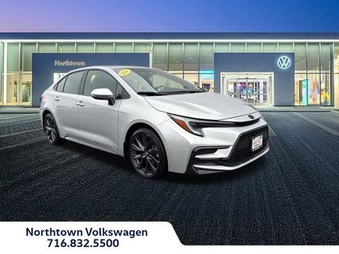 Used 2024 Toyota Corolla SE image 1