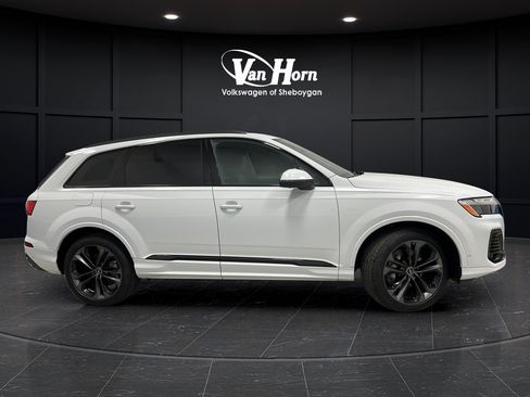 Used 2025 Audi Q7 3.0T Premium Plus w/ Premium Plus Package AWD/4WD image 8