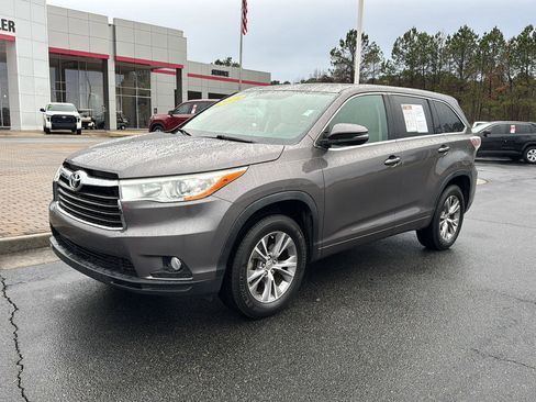 Used 2014 Toyota Highlander Plus image 2