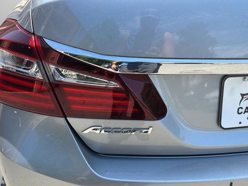 Used 2017 Honda Accord LX image 32