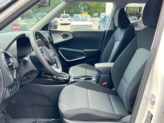 Certified 2023 Kia Soul S FWD image 11