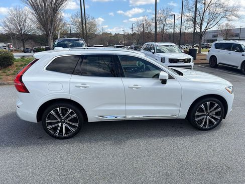 Used 2023 Volvo XC60 B5 Ultimate w/ Climate Package image 8