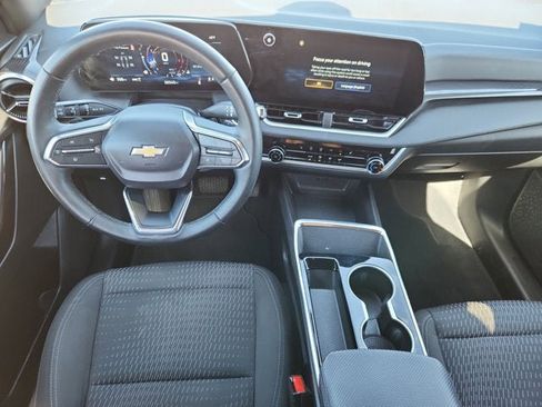 Used 2025 Chevrolet Equinox LT image 10