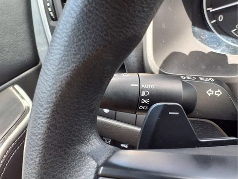 Used 2024 Nissan Rogue SV FWD image 17