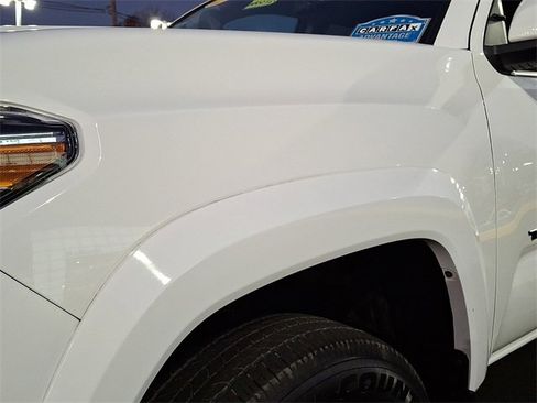 Certified 2022 Toyota Tacoma SR5 image 10