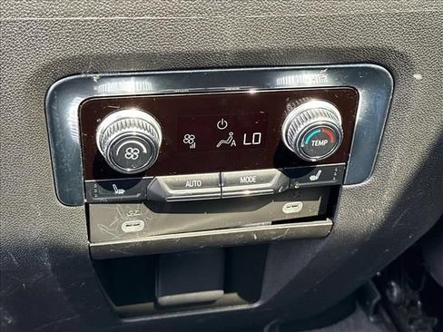 Certified 2023 GMC Yukon AT4 w/ AT4 Premium Plus Package AWD/4WD image 18