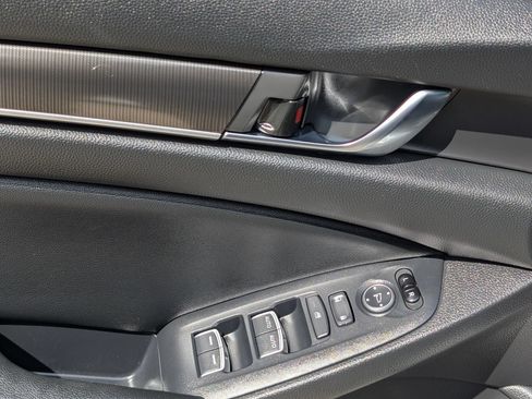 Used 2019 Honda Accord Sport image 16