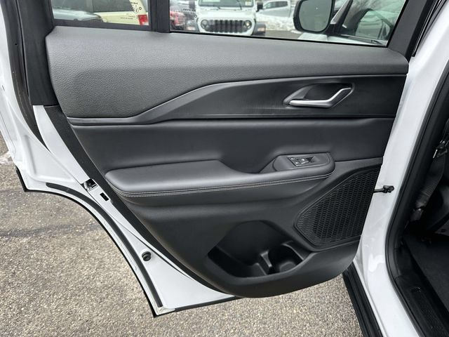 Certified 2024 Jeep Grand Cherokee Laredo X AWD/4WD image 17