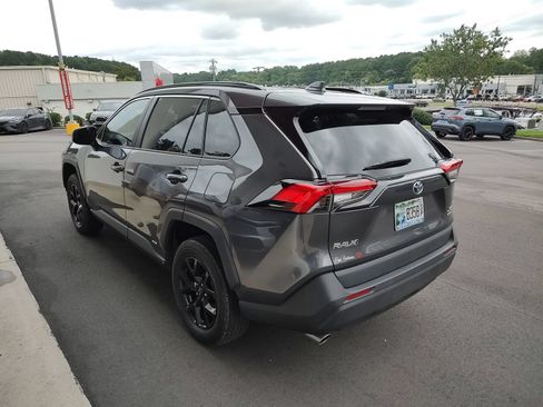 Used 2022 Toyota RAV4 XLE AWD/4WD image 21
