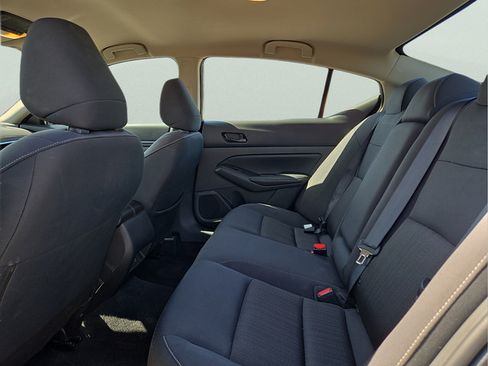 Used 2025 Nissan Altima 2.5 SV FWD image 19