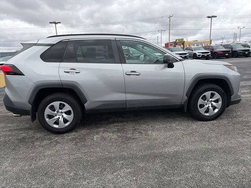 Used 2019 Toyota RAV4 LE image 6